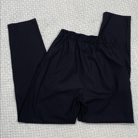 Lululemon Essential High-Rise Trouser Pants Pleat Tapered Leg Women’s 2 Black - Picture 2 of 11